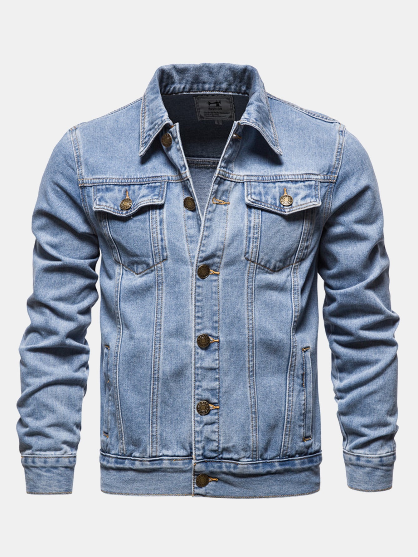 Chaqueta sobrecamisa de mezclilla vintage azul claro con botones y cuello camisero