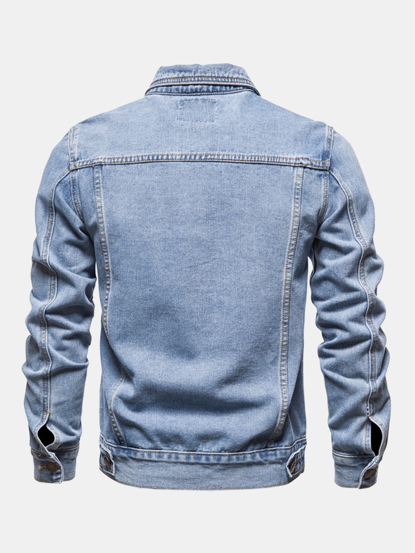 Chaqueta sobrecamisa de mezclilla vintage azul claro, vista trasera con costuras
