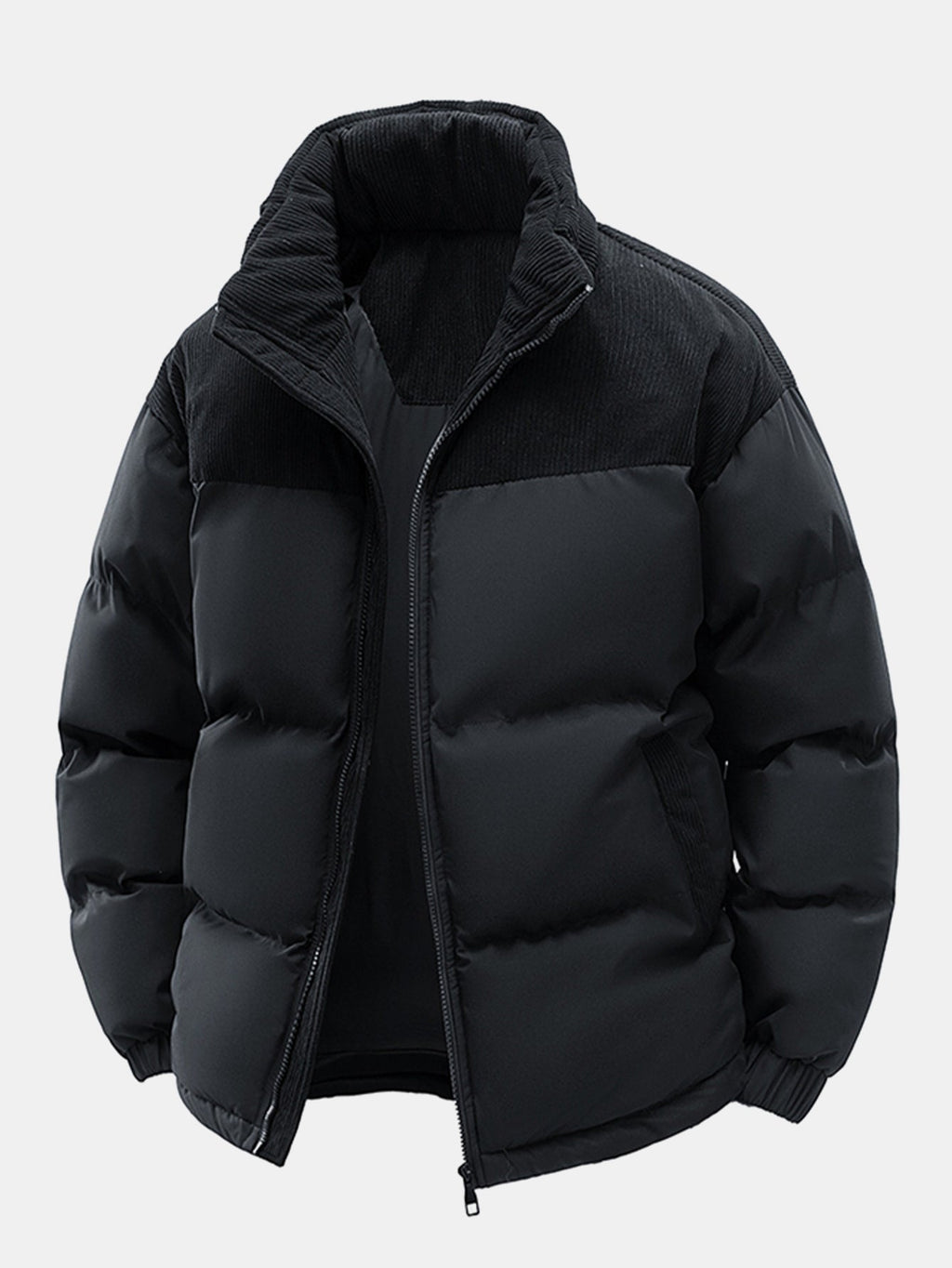 Chaqueta acolchada negra con capucha y cremallera; diseño liso con acolchado voluminoso.