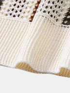 Polo beige de punto calado, textura de malla y borde inferior acanalado
