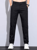 Pantalón recto negro con cinturilla elástica y bolsillos delanteros