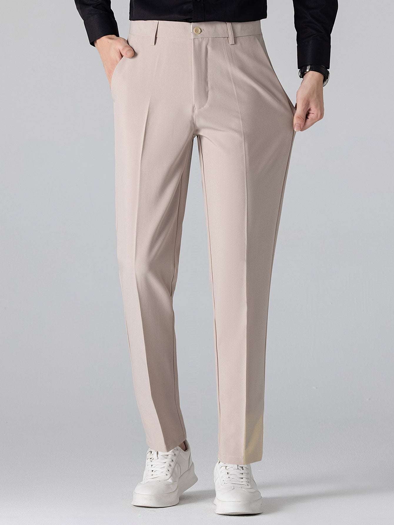 Pantalón cónico ajustado beige con tiro alto y dobladillo recto