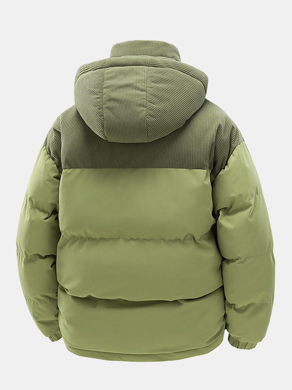Chaqueta acolchada verde con capucha, vista trasera; acolchado por paneles y mangas abullonadas.