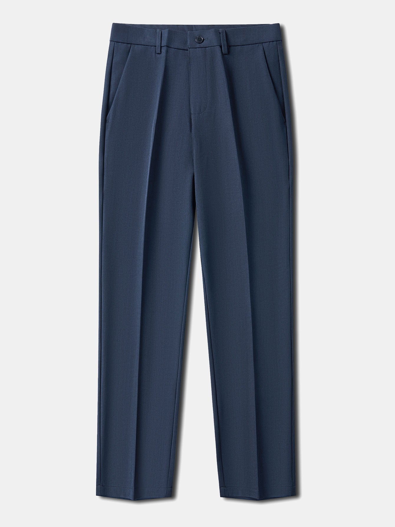 Pantalón regular esencial azul marino, pinzas frontales y trabillas en la cintura