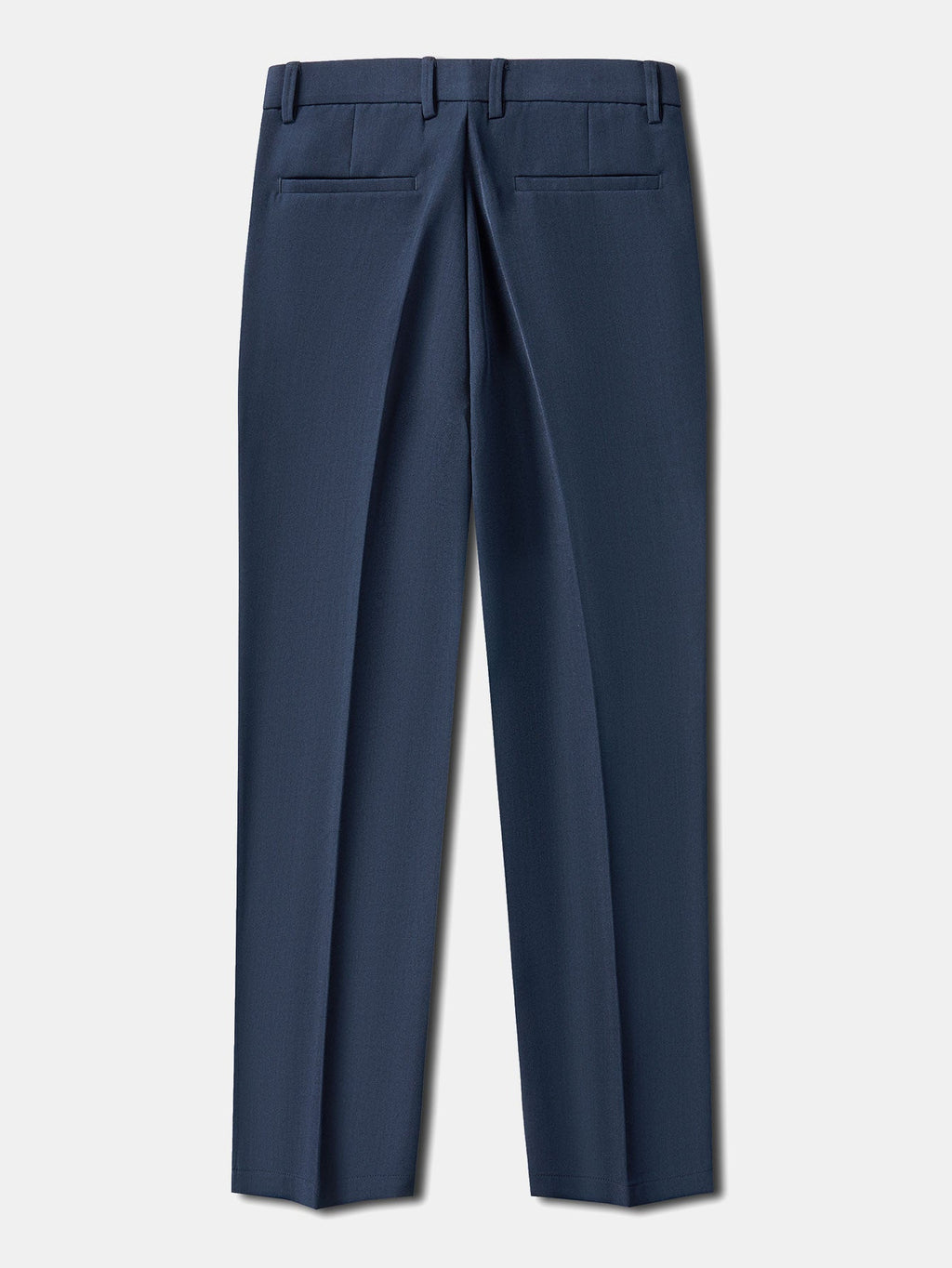 Pantalón regular esencial azul oscuro, bolsillos delanteros y pierna recta