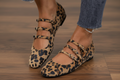 Bailarinas de ante con estampado leopardo y hebillas metálicas