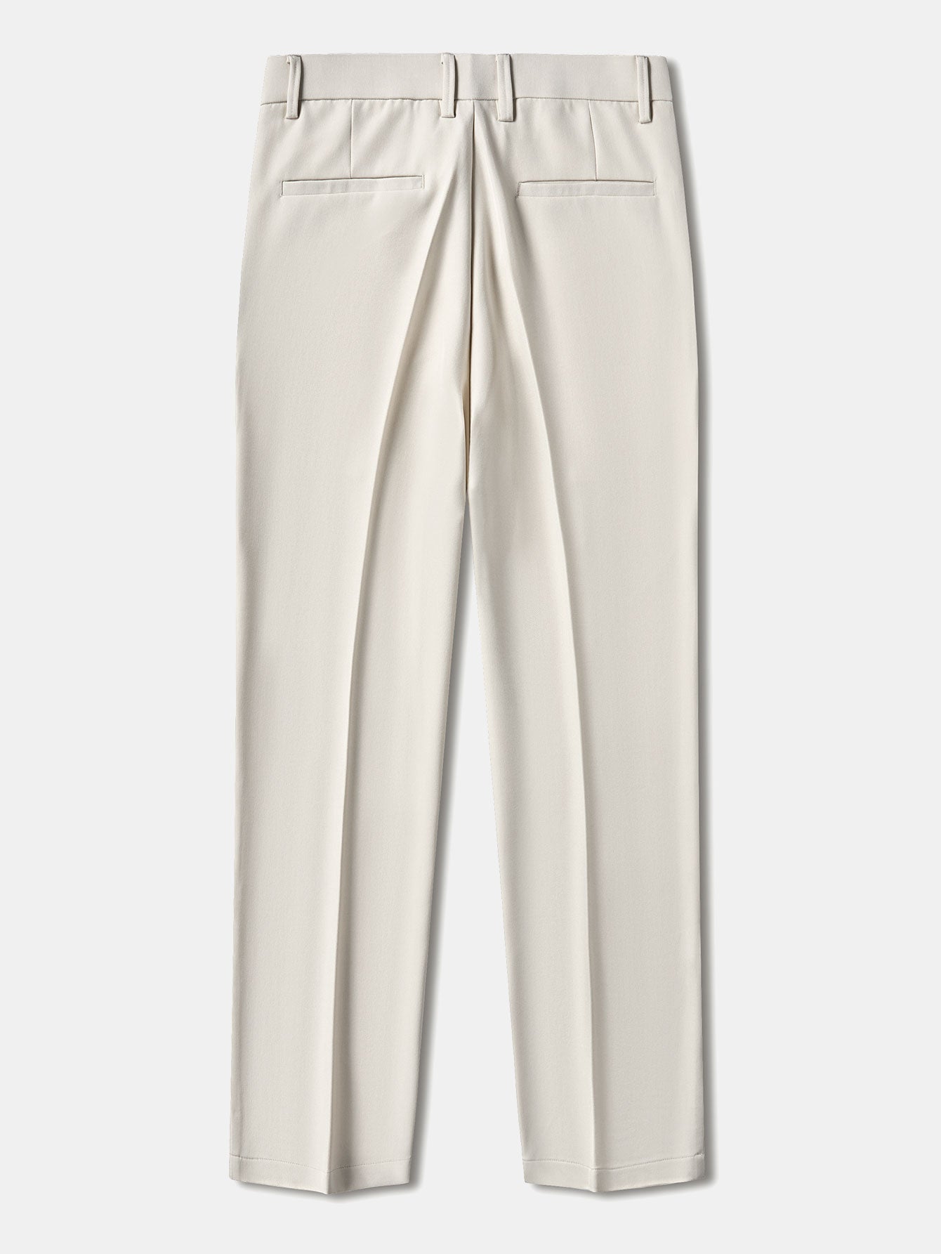 Pantalón regular esencial crema, pretina con trabillas y bolsillos con costura