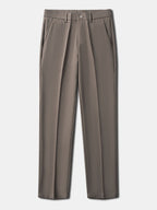 Pantalón regular esencial marrón oscuro con cinturilla y trabillas