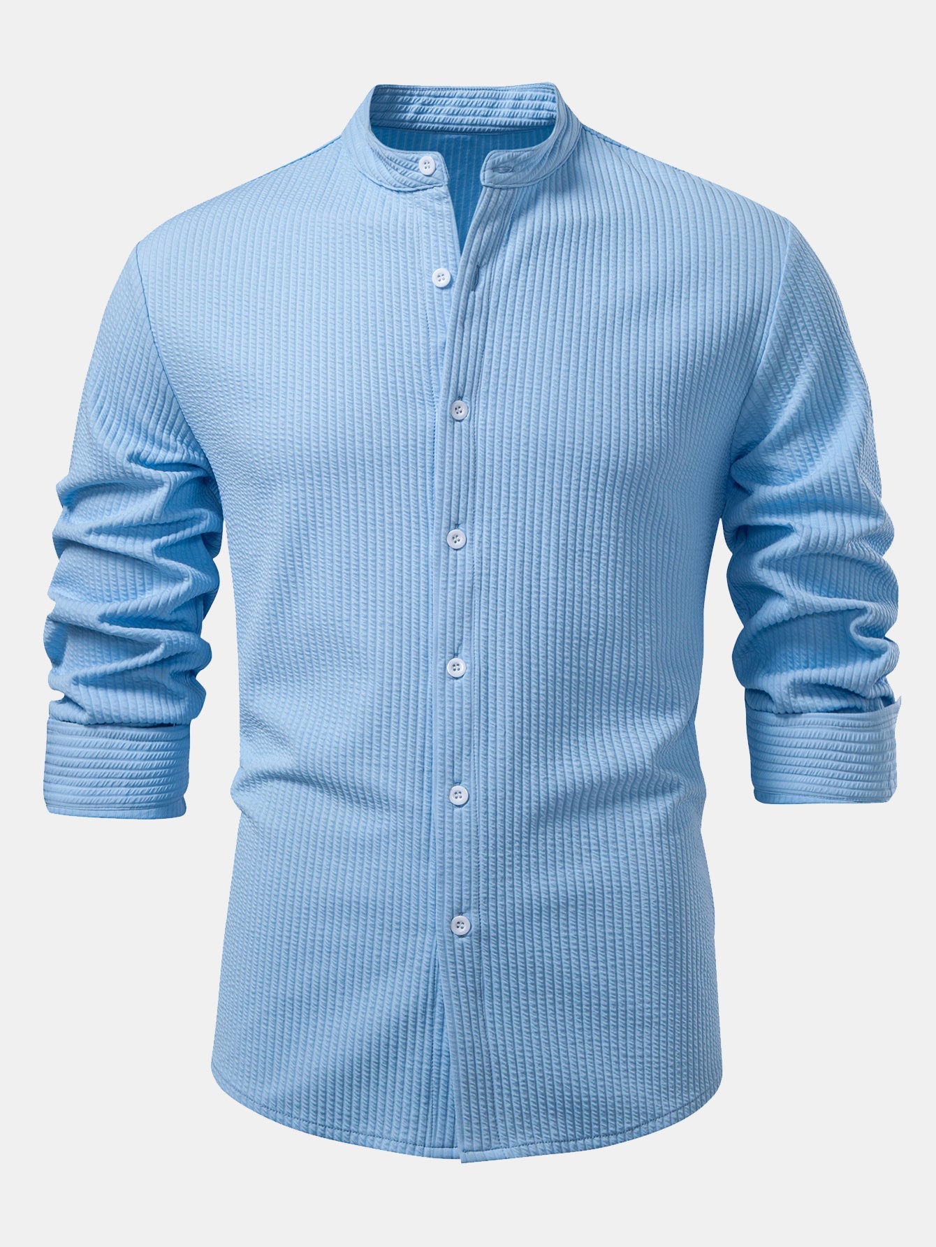 Camisa entallada de manga larga acanalada azul claro, cuello de pie y botones