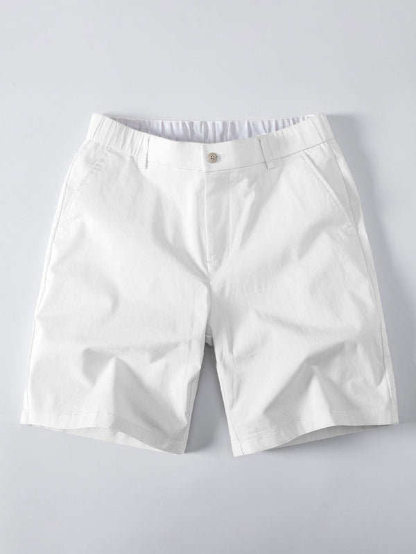 Pantalón corto blanco con cintura elástica y bolsillos laterales, vista frontal