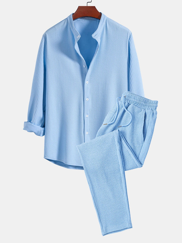 Conjunto de camisa de manga larga y pantalón recto acanalado celeste, cuello de pie y abotonado