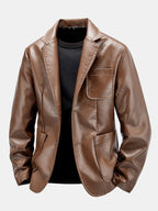 Blazer de efecto piel marrón con solapa y bolsillo con tapa en la parte frontal