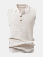 Polo sin mangas crema de punto con cuello camisero y botones delanteros