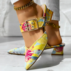 Tacones amarillos multicolor con puntera puntiaguda, tira con hebilla y tacón cuadrado