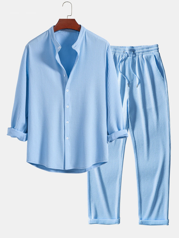 Conjunto de camisa acanalada celeste de manga larga y pantalón recto con cordón