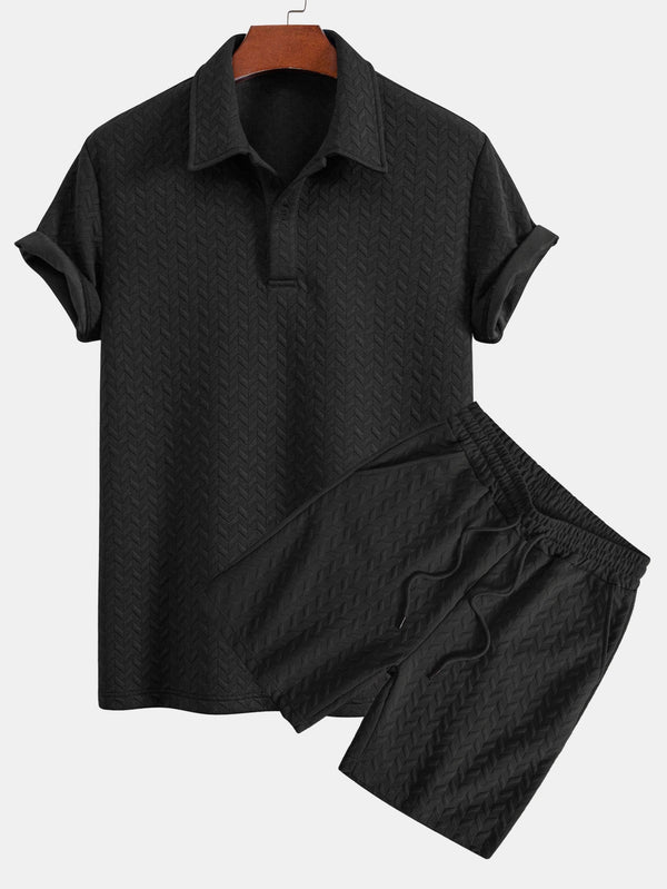 Conjunto polo y pantalón corto de jacquard geométrico negro, con botones y cordón.