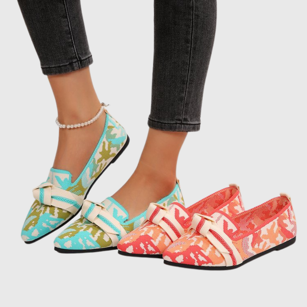 Mocasines Mónica turquesa y coral con estampado, lazos y suela negra