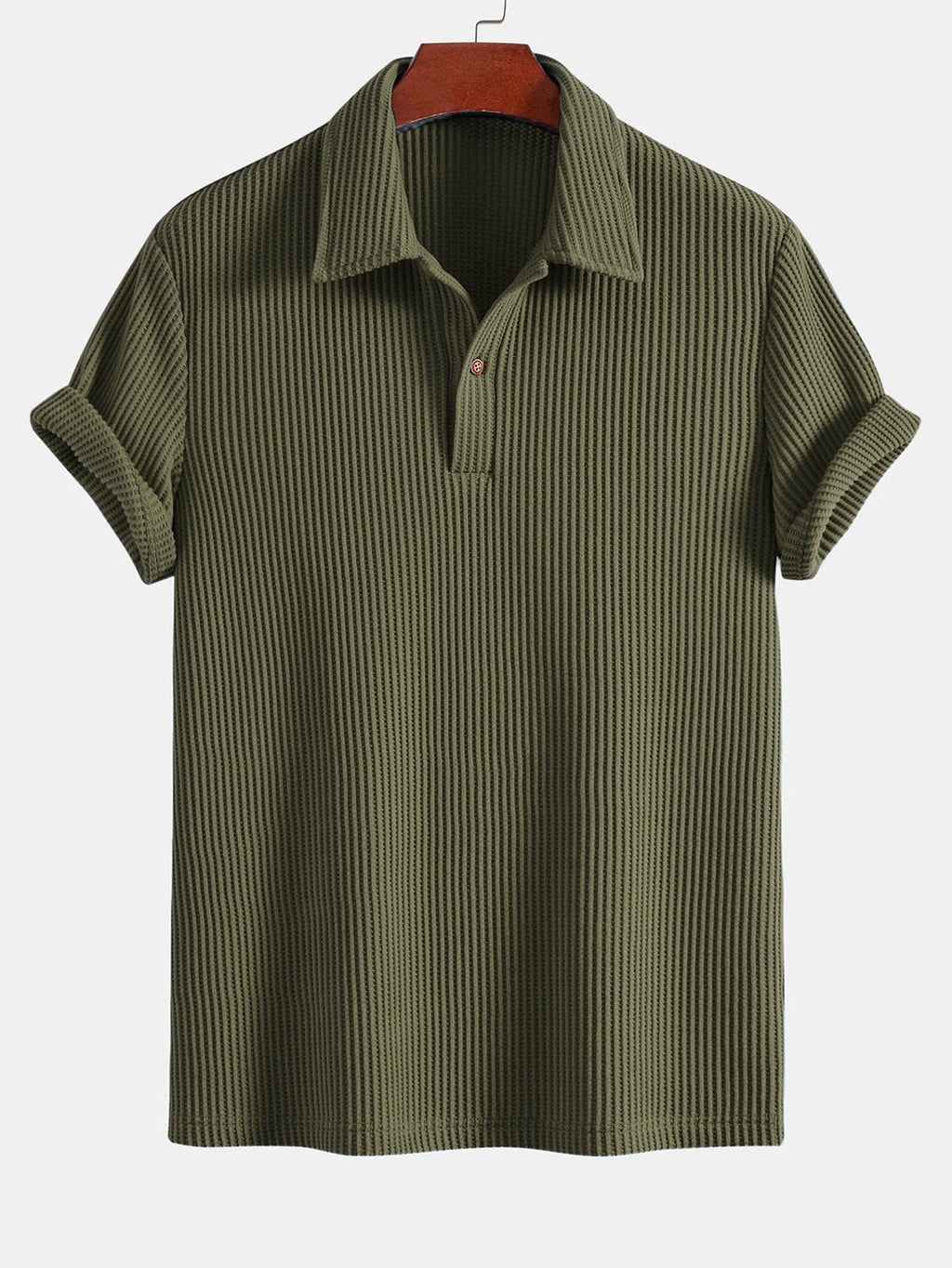 Polo verde oliva con cuello camisero y manga corta