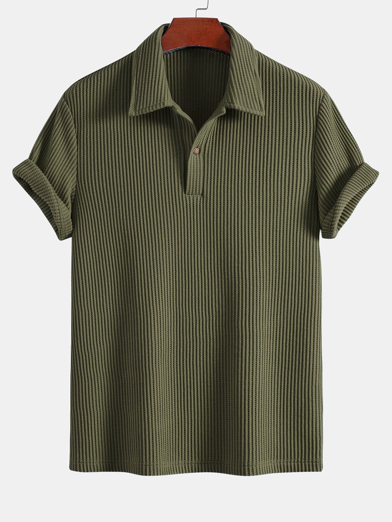 Polo verde oliva con cuello camisero y manga corta