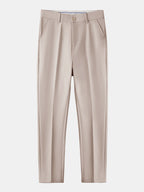 Pantalón cónico ajustado beige con pretina y bolsillos delanteros
