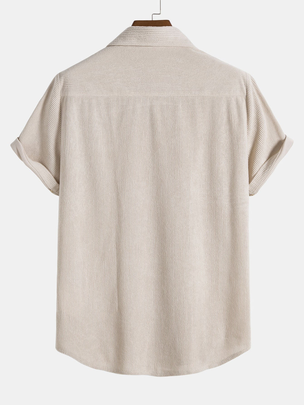 Camisa de manga corta color beige, vista trasera con cuello y botones