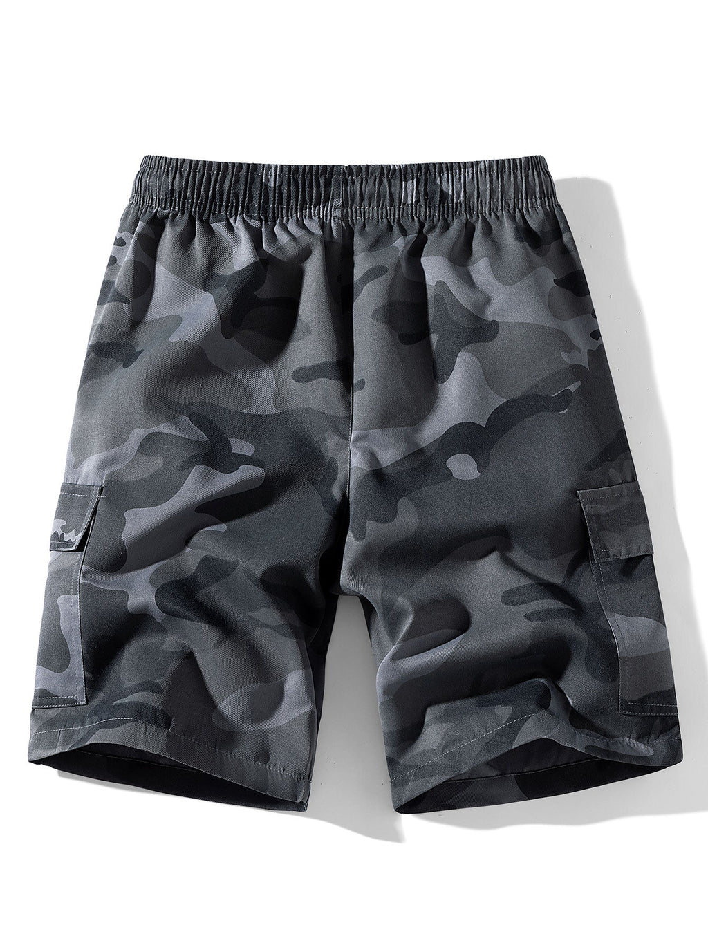Pantalón corto de camuflaje gris oscuro con trabillas en cintura y bolsillo lateral cuadrado