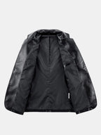 Blazer de efecto piel negro con forro visible en la parte interior de la espalda