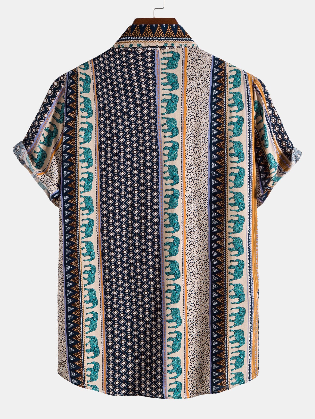 Camisa estampada con rayas verticales, cuello y manga corta; base oscura y acentos en verde.