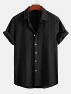 Conjunto de camisa abotonada negra jacquard y pantalón recto negro con puño elástico