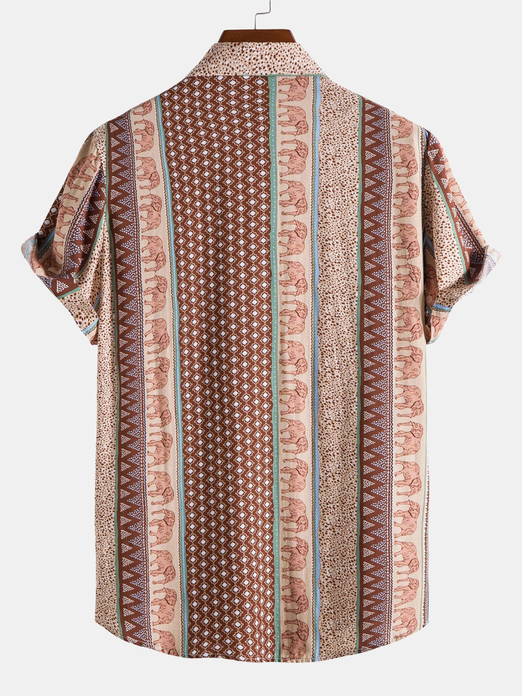 Camisa estampada de espalda, con rayas verticales claras y detalles azules y marrones.