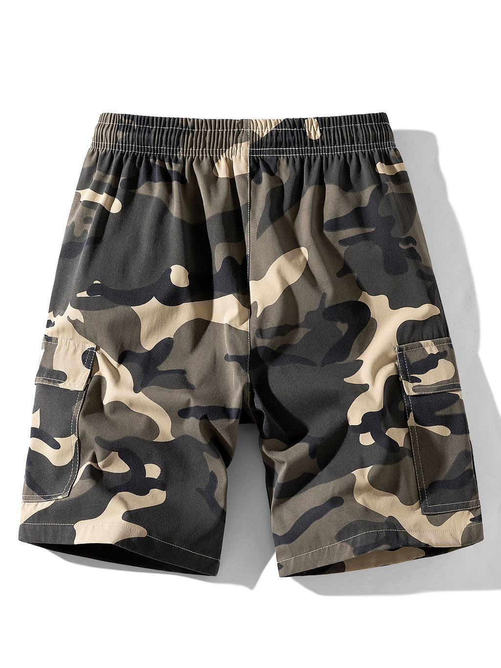 Pantalón corto de camuflaje con cintura elástica y bolsillo lateral con solapa