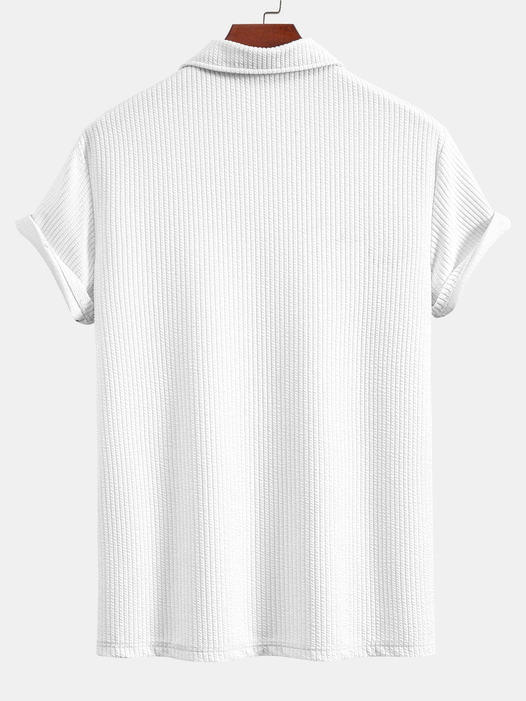 Polo Monaco blanco de manga corta con cuello y parte trasera lisa.