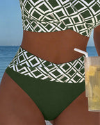 Bikini con top cruzado y braguita de cintura media, estampado geométrico verde y verde oscuro
