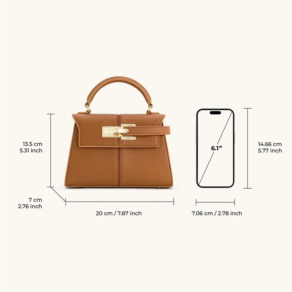 Bolso marrón con asa superior y cierre metálico rectangular, vista frontal