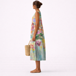 Vestido midi multicolor sin mangas, espalda lisa y corte suelto con frunces en cintura