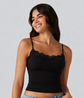 Top de encaje Valeria negro con tirantes finos y borde de encaje