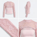 Top rosa claro de encaje floral con panel frontal liso y mangas largas transparentes