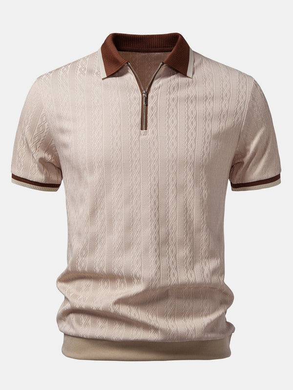 Polo Riviera beige con media cremallera, cuello y ribetes marrones, patrón frontal.