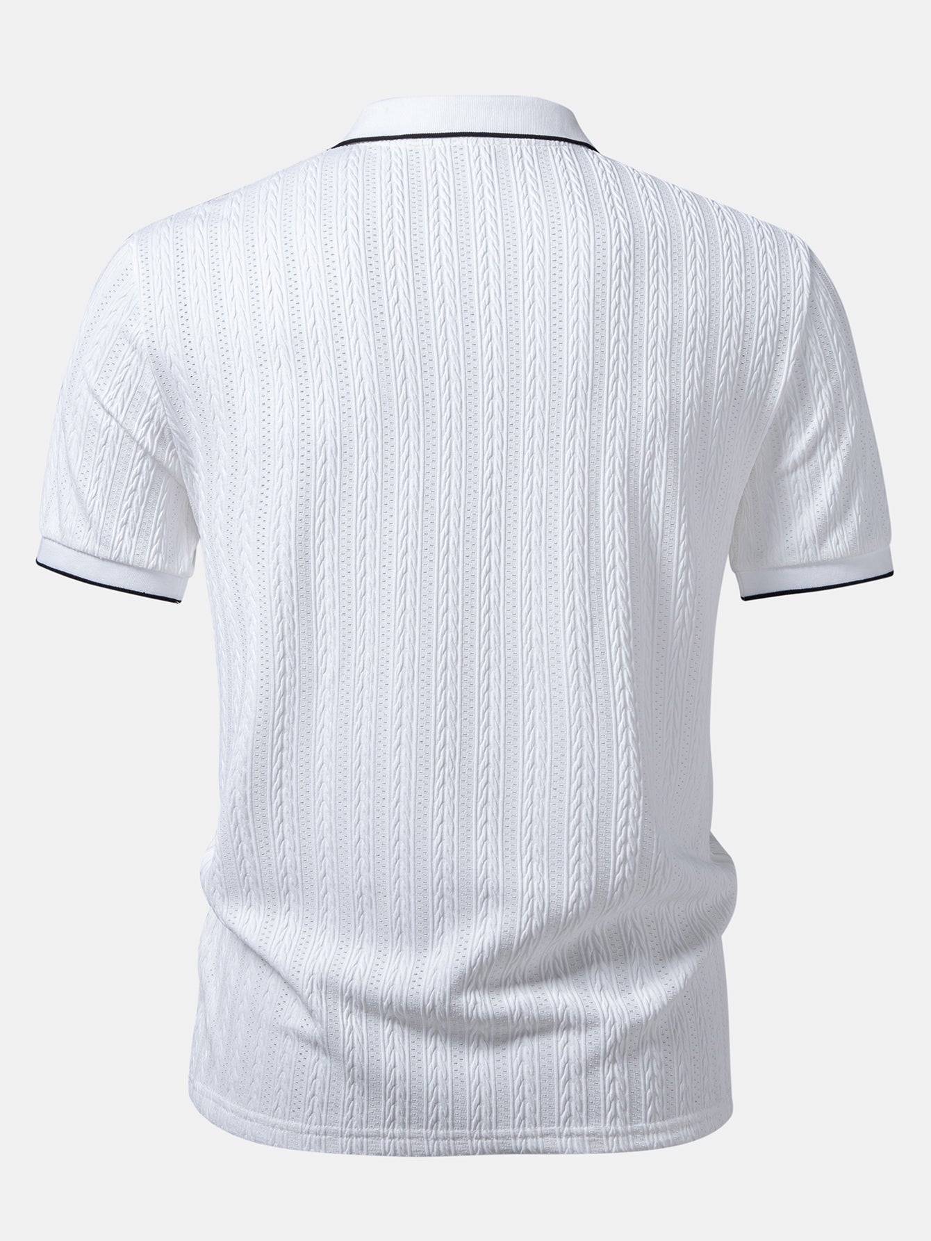 Polo de punto blanco por detrás, manga corta, cuello y textura vertical