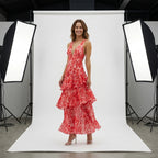 Vestido largo estampado rojo con escote en V y volantes escalonados