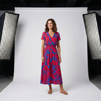 Vestido Fleur d'Été azul con flores rojo-azules, escote en V y cinturón fruncido