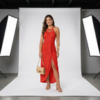 Vestido Élan rojo con tirantes finos y abertura frontal larga