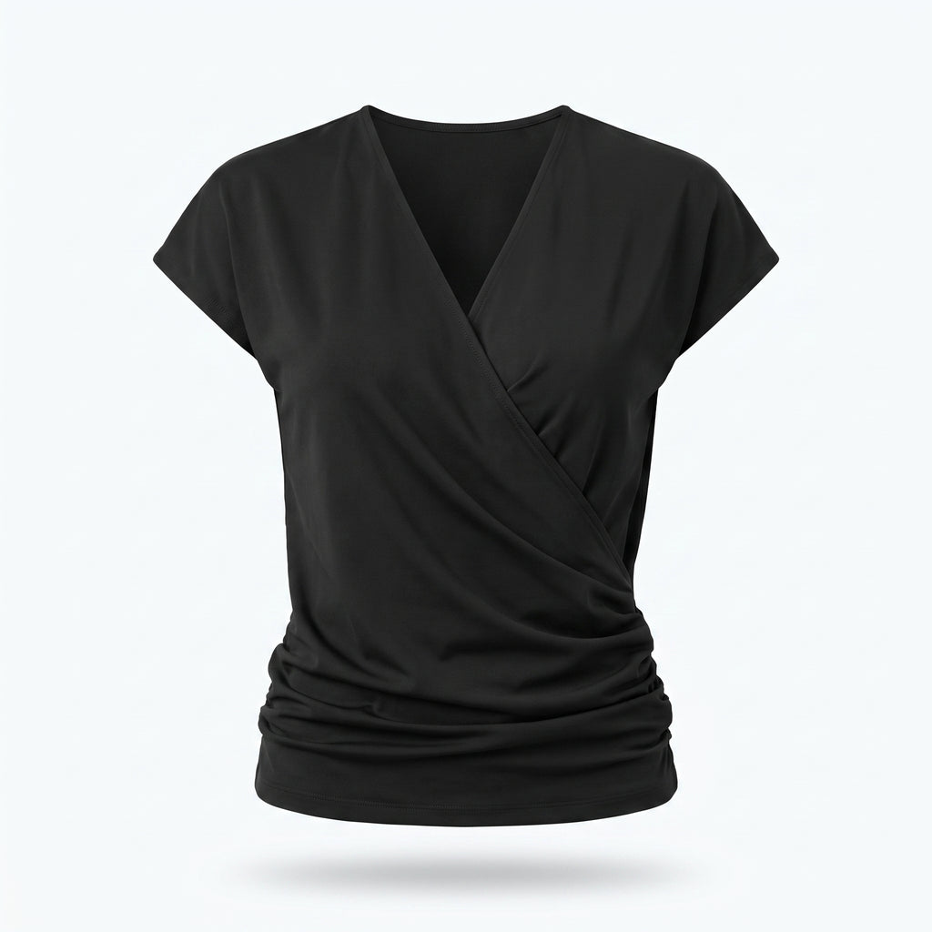 Blusa negra de cuello en V cruzado y manga corta, frunce lateral en la cintura