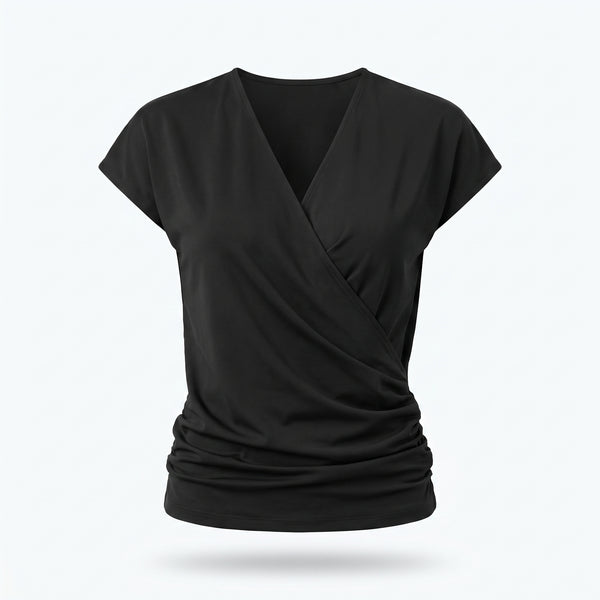 Blusa negra de cuello en V cruzado y manga corta, frunce lateral en la cintura