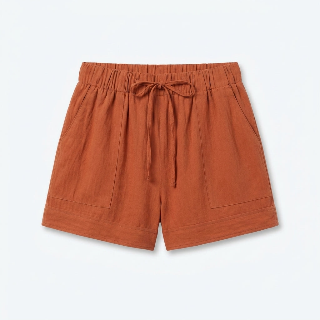 Short de tela teja con cintura elástica y cordón con lazo, bolsillos laterales