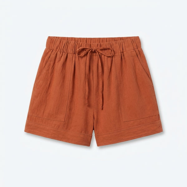 Short de tela teja con cintura elástica y cordón con lazo, bolsillos laterales