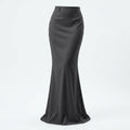 Falda maxi gris, silueta sirena y dobladillo recto visto de lado