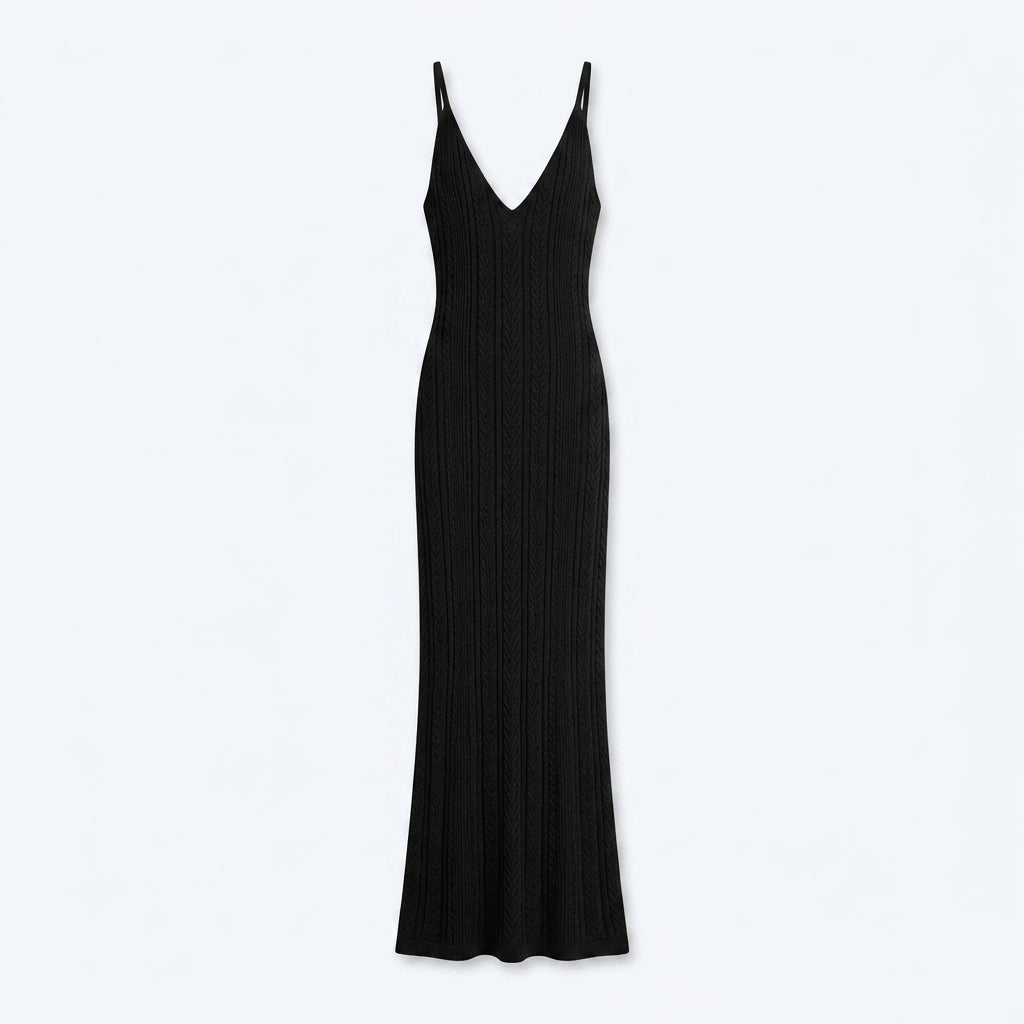 Vestido negro de punto canalé, escote en V y tirantes finos, largo