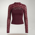 Top burdeos de encaje con cuello alto y mangas largas transparentes