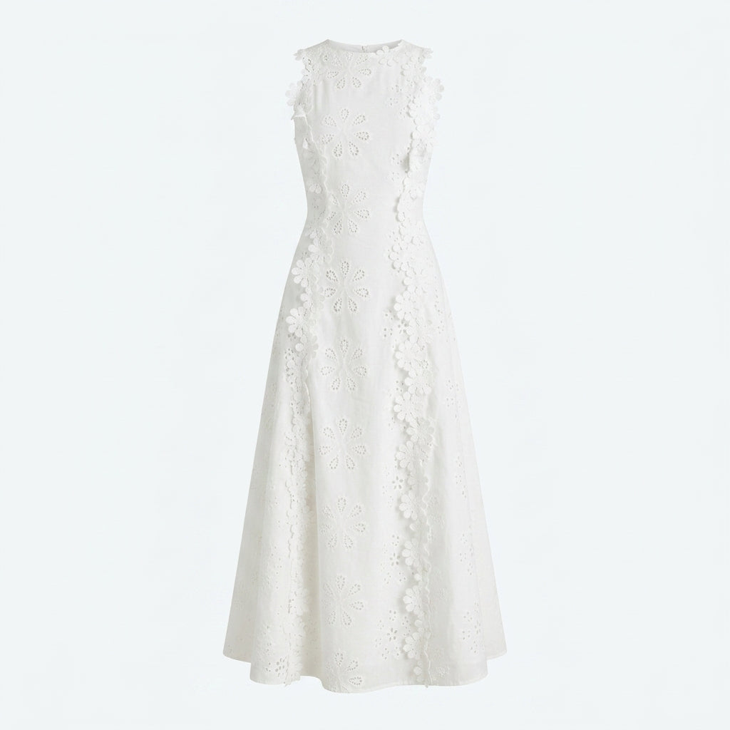 Vestido blanco largo sin mangas con encaje floral y detalles calados